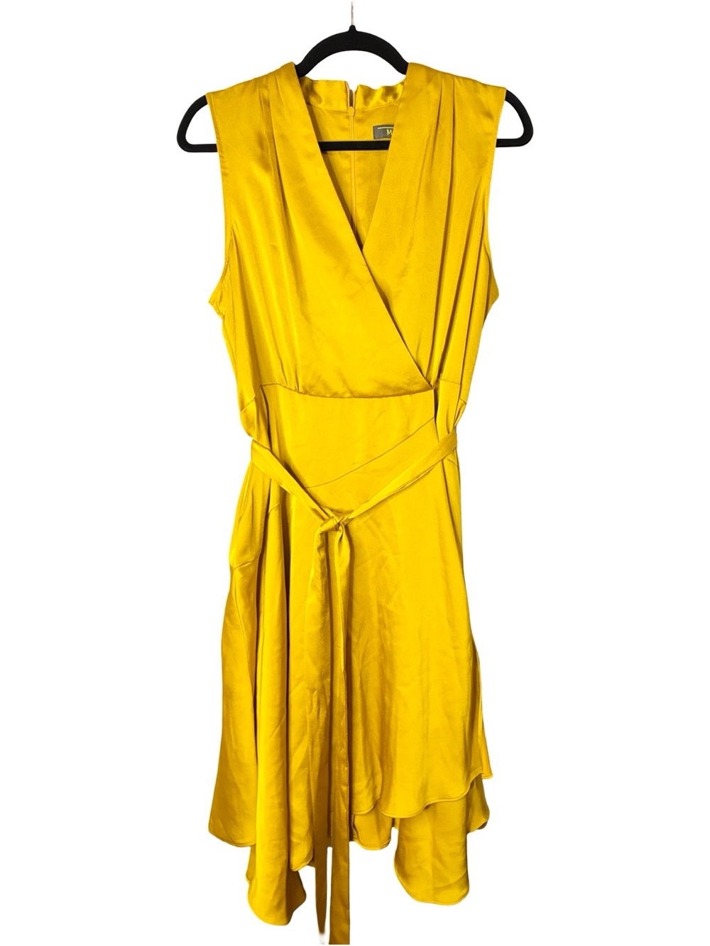 ✨ Melonie T Saigon Wrap Dress in Golden Yellow ✨
Women’s large